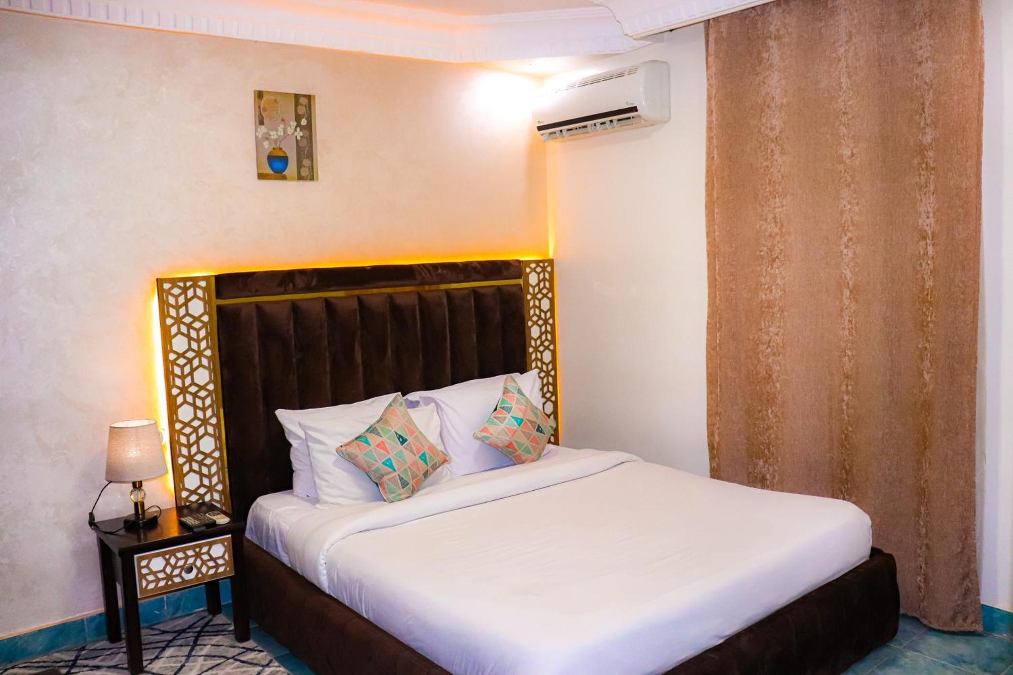 Golden Pyramids Inn Kafret el-Gabal المظهر الخارجي الصورة