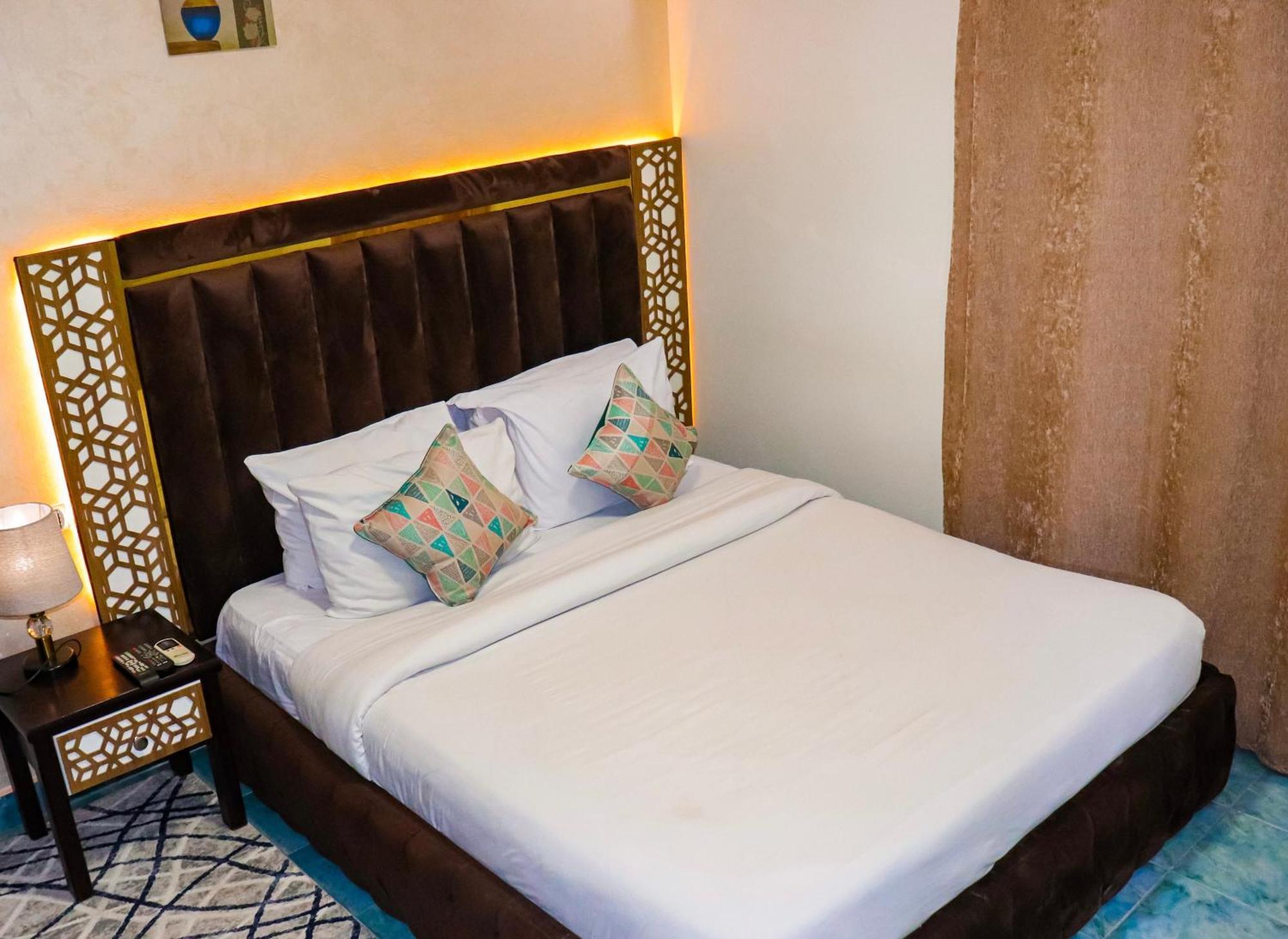 Golden Pyramids Inn Kafret el-Gabal المظهر الخارجي الصورة