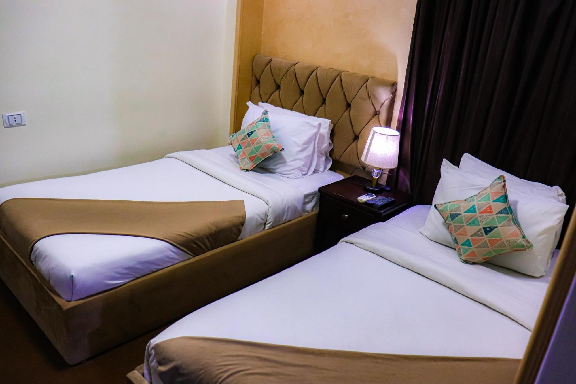 Golden Pyramids Inn Kafret el-Gabal المظهر الخارجي الصورة
