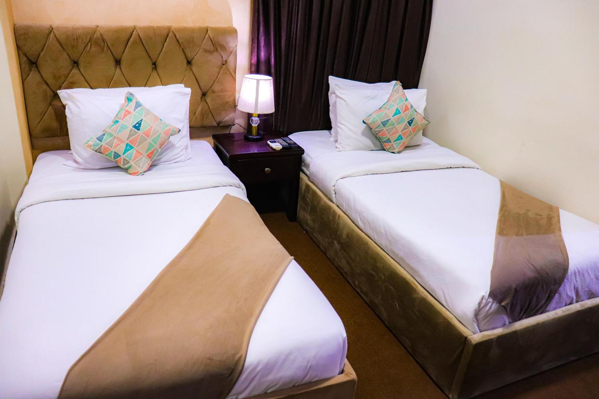 Golden Pyramids Inn Kafret el-Gabal المظهر الخارجي الصورة
