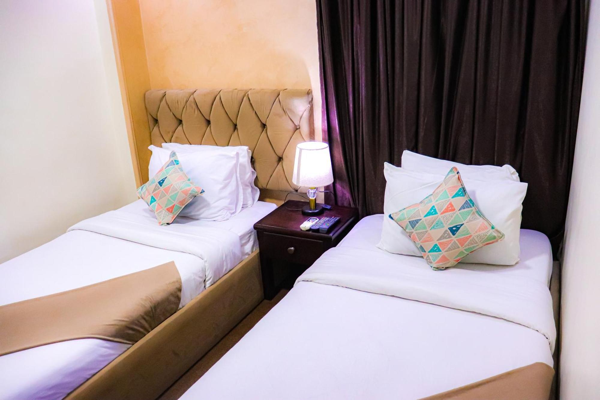 Golden Pyramids Inn Kafret el-Gabal المظهر الخارجي الصورة