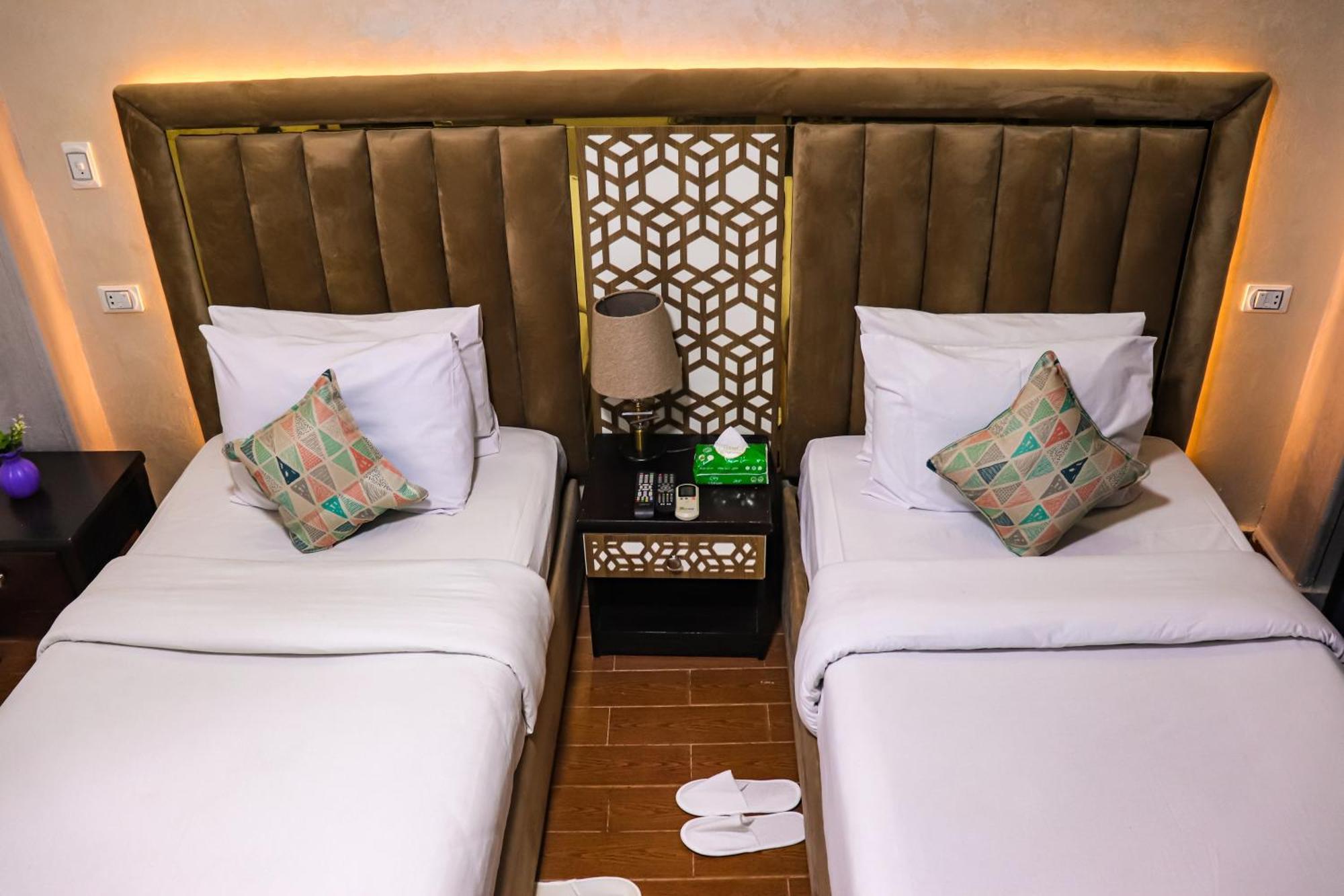 Golden Pyramids Inn Kafret el-Gabal المظهر الخارجي الصورة